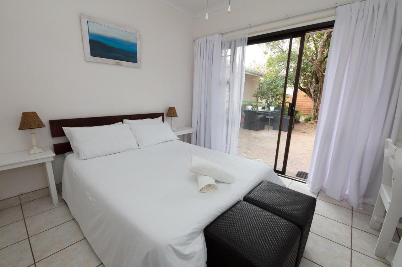 Nothando Backpackers Lodge Plettenberg Bay Exterior photo